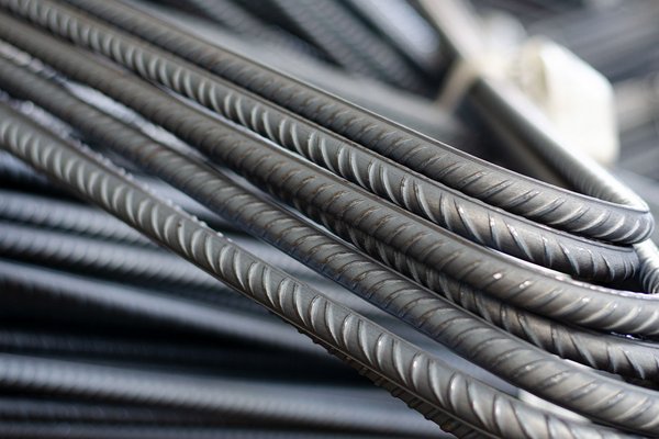 Wir schaffen die Grundlage für Konstruktionen aus Stahl und überzeugen durch einen eigenen Biegebetrieb.