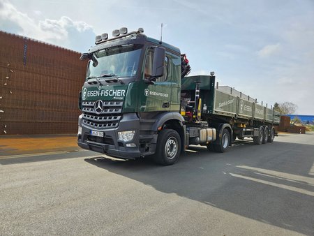 Eisen-Fischer LKW beim Stahltransport